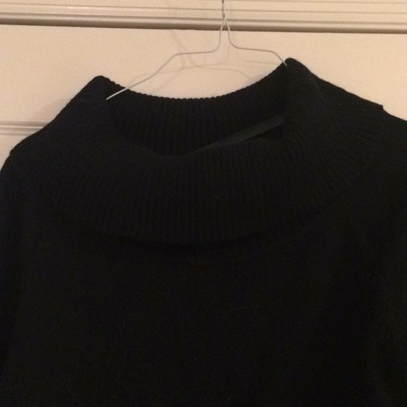 Black cowl Neck sweater Size Med. - Picture 3 of 5